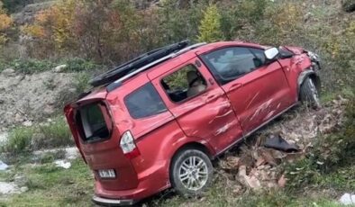 Dedesinin aracını kaçıran çocuk, polisten kaçarken şarampole yuvarlandı