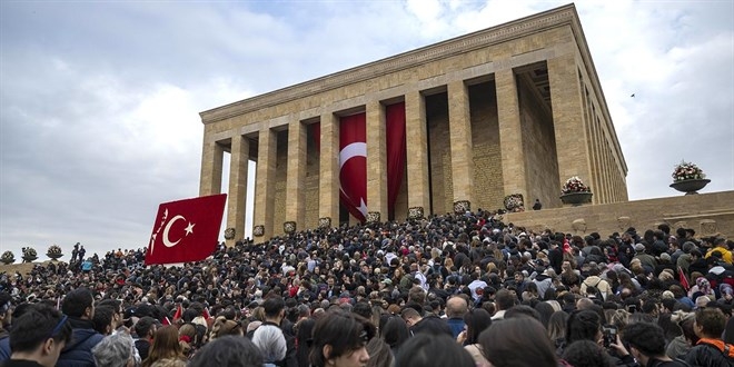 Ders kitaplarındaki Atatürk portresi Anıtkabir’de sergilenecek