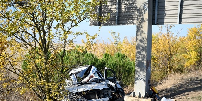 Edirne’de şarampole devrilen cipteki 2 kişi öldü