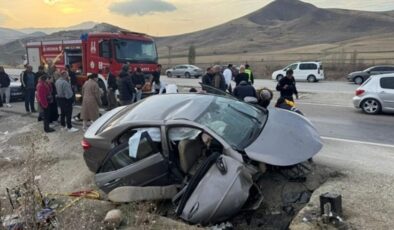 Erzurum’da otomobil su kanalına çarptı: 3 ölü, 2 yaralı