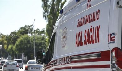 Motosikletin devrildiği kazada anne öldü, oğlu yaralandı