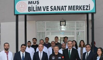 Türkiye’nin ilk astronotu Alper Gezeravcı Muş’ta öğrencilerle buluştu