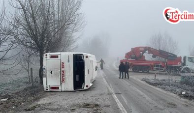 Fabrika işçilerini taşıyan midibüs devrildi! 1 ölü 8 yaralı