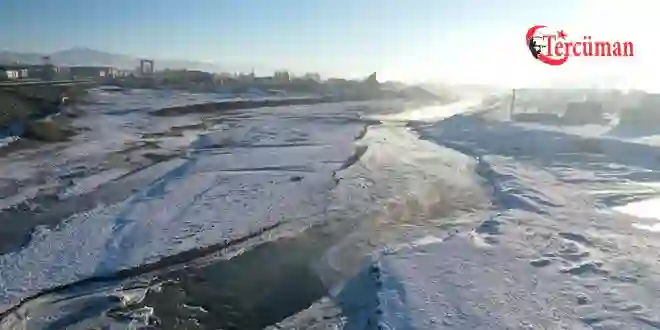 Murat Nehri kısmen dondu