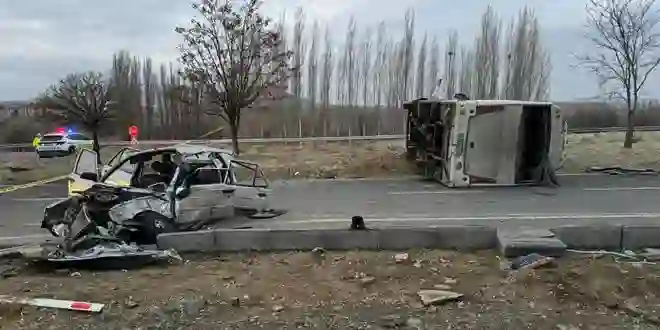 Nevşehir’de otomobille öğrenci servisi çarpıştı: 24 yaralı