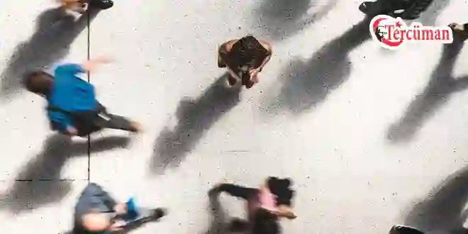 Oylama sonuçlandı: 2024’ün kelimesi ‘kalabalık yalnızlık’ oldu