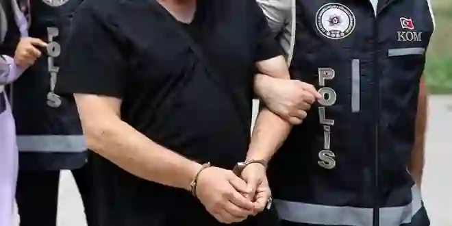 Profesör, terör örgütü propagandasından tutuklandı