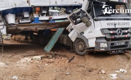 Taş kırma makinesi devrildi; kabinde sıkışan belediye işçisi öldü