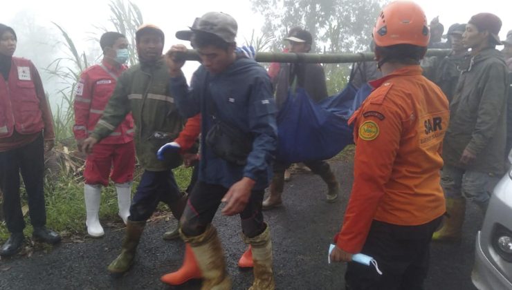 Endonezya’da meydana gelen heyelanda en az 16 kişi hayatını kaybetti