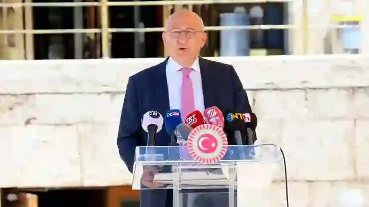 74 gazeteci gözaltına alındı, 14 gazeteci tutuklandı