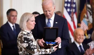 ABD Başkanı Biden 19 kişiye “Özgürlük Madalyası” taktı