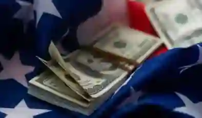 ABD’de hükümetin 15 yıldır yapmadığı asgari ücret zammını eyalet yönetimleri yaptı, asgari ücret ülkenin en çok tartışılan konularından oldu