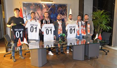 Adanaspor’dan toplu imza töreni; “Transferler devam edecek”