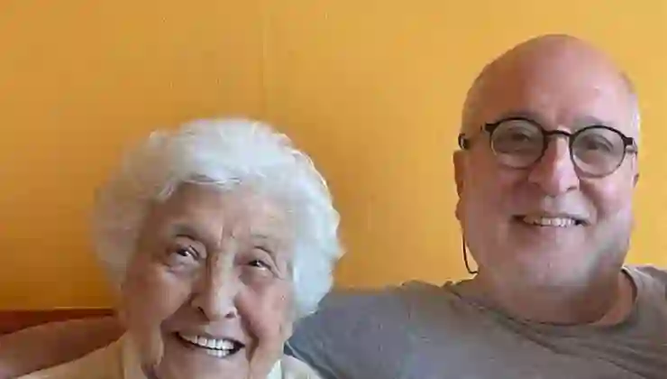 Ali Atıf Bir’in acı günü: Annesi Bilsen Bir hayata gözlerini yumdu