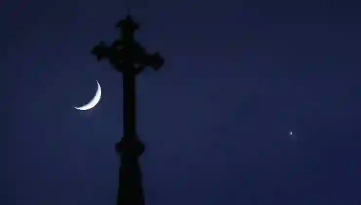 Ay ve Venüs bir araya geldi