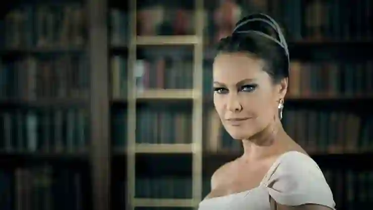 Ayşe Barım tartışmasına Hülya Avşar da katıldı: ‘Güçlü olan güçsüz olanı yiyecek’