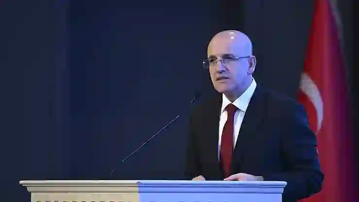 Bakan Şimşek: Dezenflasyonla birlikte beklentilerdeki iyileşme devam ediyor