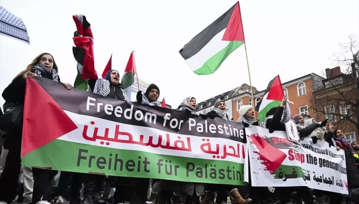 Berlin’de Filistin İçin Protesto Yürüyüşü