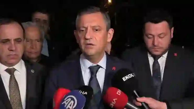 CHP lideri Özel: Turizm Bakanı’nın orada yaptığı iş, telaşla yapılmış hiç yakışmayan bir işti