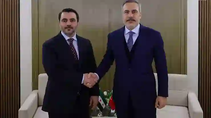 Dışişleri Bakanı Fidan, geçici Suriye yönetiminin Dışişleri Bakanı Şeybani ile görüştü