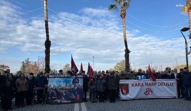 Emekli askerlerden ”teğmenlere” destek: ‘Teğmenlerin kimin askeri olmasını isterdiniz’