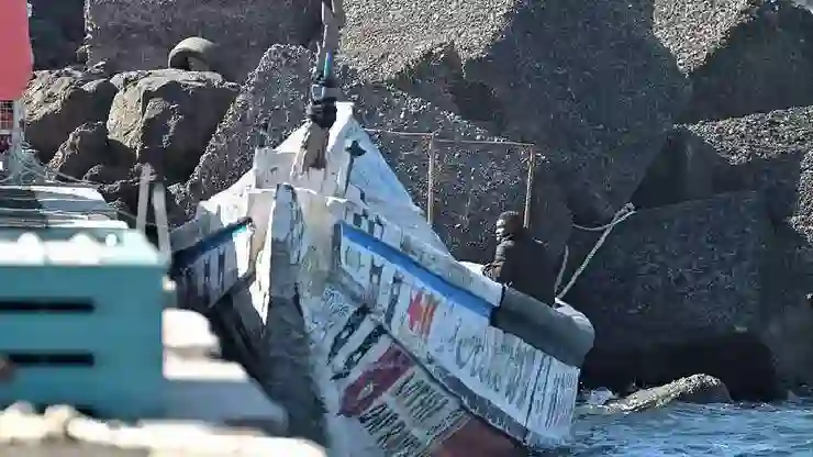 İspanya’ya gelmeye çalışan 50 düzensiz göçmen Kanarya Adası açıklarında yaşamını yitirdi