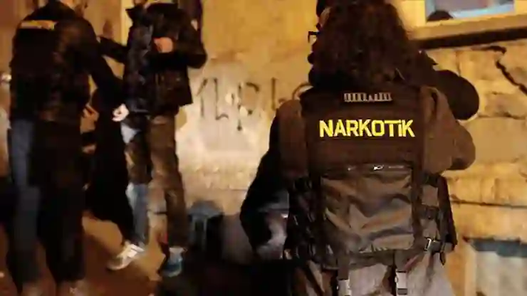 İstanbul’da düzenlenen operasyonda 4,5 milyon sentetik ecza hap ele geçirildi