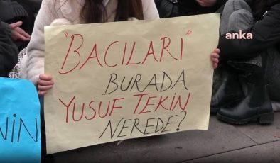 “Mülakat mağduru” öğretmen adaylarının MEB’in önündeki oturma eylemi: “Bacıları burada, Yusuf Tekin nerede?”