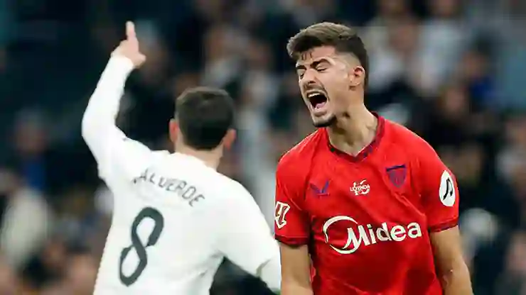 Sevilla’da forma giyen Salas, bahis oyunlarında sahtecilikten gözaltına alındı