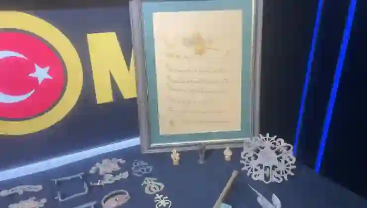 Tarihi eser kaçakçılığı operasyonu: 1,5 milyon TL değerinde 243 eser ele geçirildi