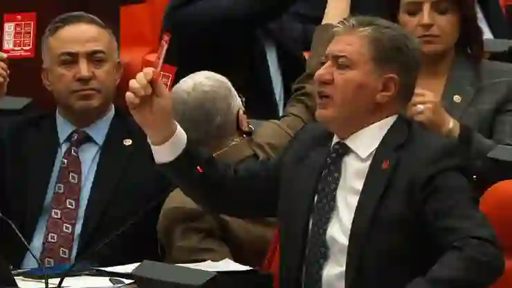 CHP’li vekiller iktidara kırmızı kart gösterdi: ”Sizin hiçbir sorunu çözme kapasiteniz, kabiliyetiniz kalmamıştır”