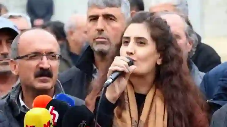 Tunceli Belediyesi Eş Başkanı Birsen Orhan’ın ev hapsi kararı kaldırıldı