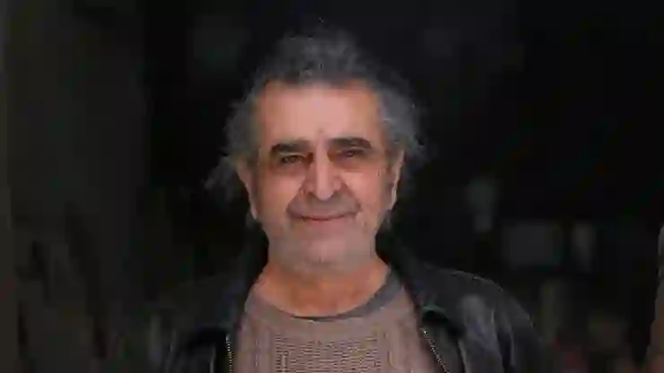 Ünlü sanatçı Timur Çelik hayatını kaybetti