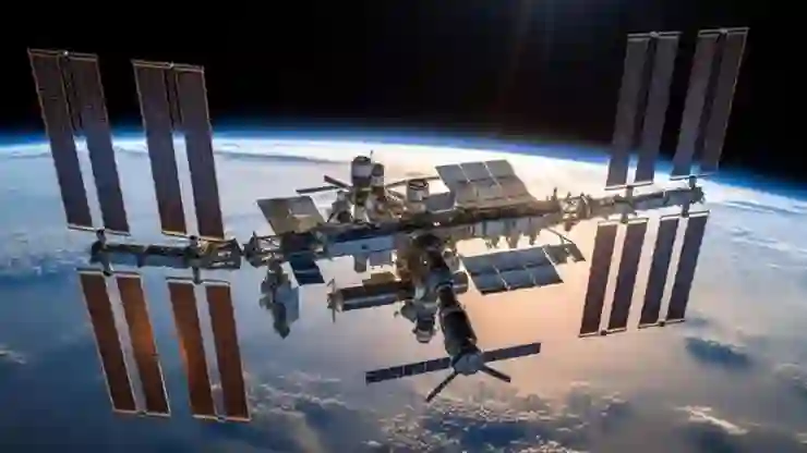 Uzayda mahsur kalan astronotlardan biri 7 ayın ardından uzay yürüyüşüne çıktı