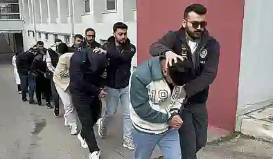 Adana’da para akladıkları iddiasıyla yakalanan 7 zanlı tutuklandı