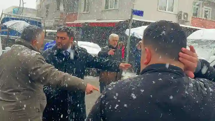 AKP’li belediyeden CHP’li belediyeye engel: Cami önünde çorba dağıttırmadılar