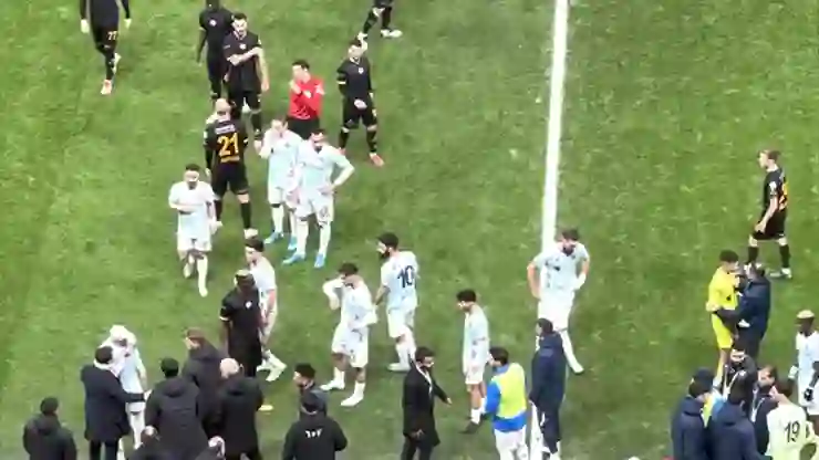 Avrupa basınında Galatasaray-Adana Demirspor maçı gündem oldu: “Türk futbolunda skandal”