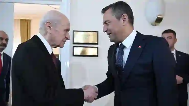 Bahçeli, Özgür Özel’i telefonla aradı: Teşekkürlerini iletti