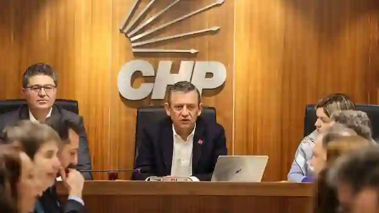 CHP Parti Meclisi toplandı: Cumhurbaşkanı adaylığı için yol haritası gündemde