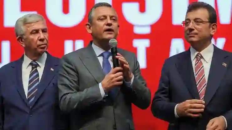 CHP’de Özel-İmamoğlu-Yavaş zirvesi