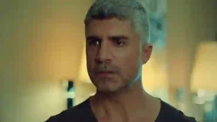 Hastaneye kaldırılan Özcan Deniz’den sağlık durumuna ilişkin açıklama