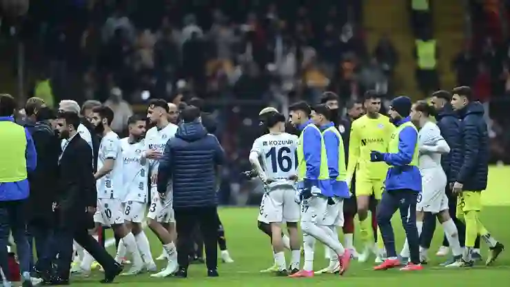 Sahadan çekilen Adana Demirspor ve Murat Sancak disipline sevk edildi