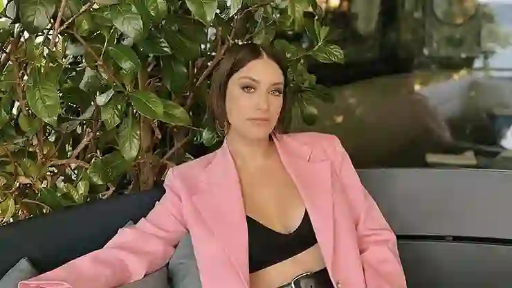 Saplantılı hayranına dava açmıştı: Hazal Kaya’ya kötü haber