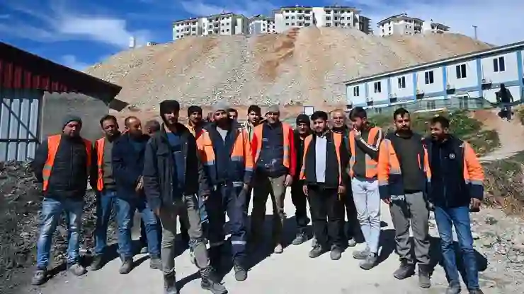 Adıyaman’da TOKİ işçileri ücretlerinin ödenmemesi nedeniyle iş bıraktı