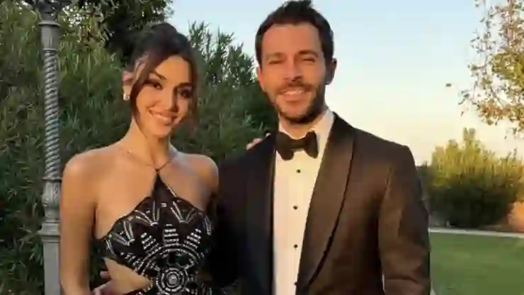 “Ayrılık” iddialarını yalandı; oyuncu Hande Erçel’den evlilik sorusuna yanıt!