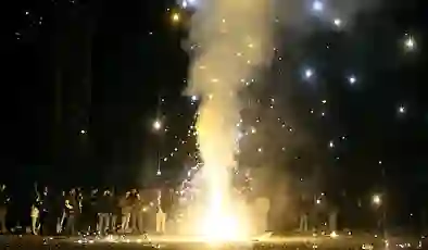 “Çarşamba Suri” kutlamalarında havai fişekler dehşet saçtı