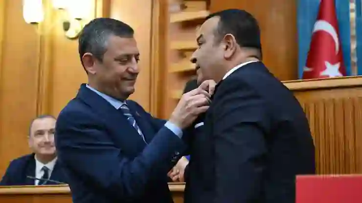 CHP’li Günaydın’dan Adnan Beker’ın partisine katılmasına tepki: Affedebileceğim bir şey değil