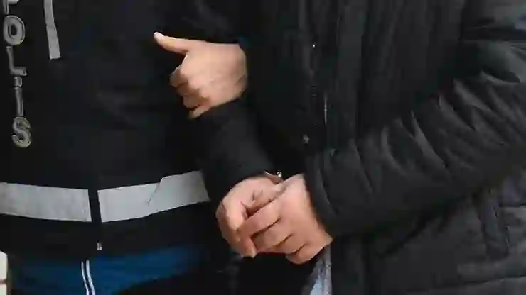 Depremzedeleri dolandıranlara operasyon; 8 gözaltı kararı