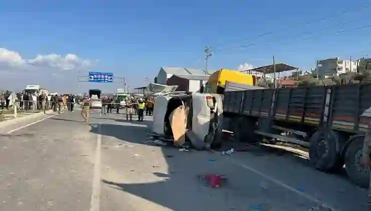 Hatay’da işçi servisi park halindeki TIR’a çarptı: 6 ölü, 8 yaralı
