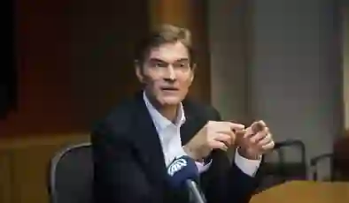 Trump’ın federal sağlık kurumu adayı Mehmet Öz, Senato’da onay oturumuna katıldı